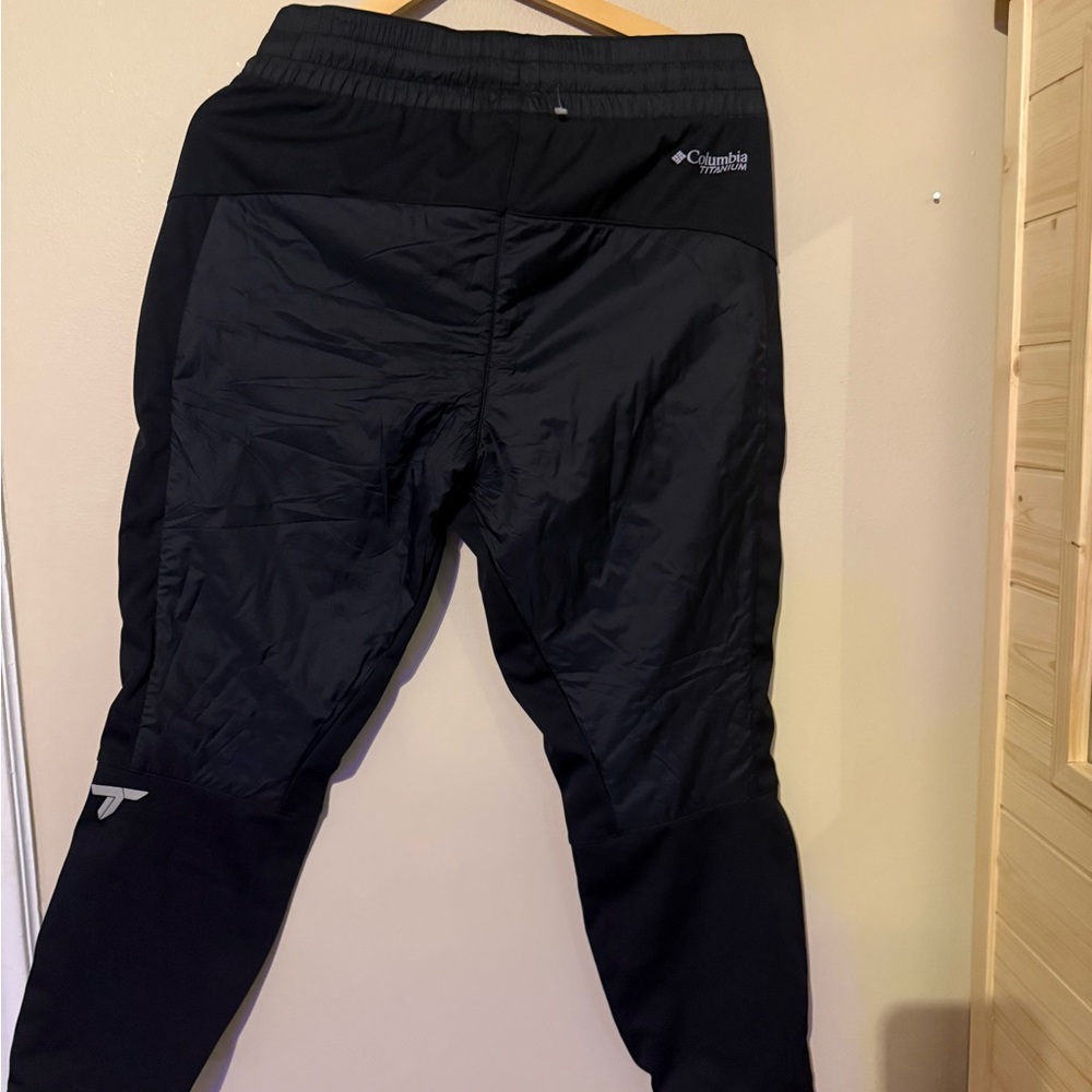 Columbia women Black Insulated Active Bottoms